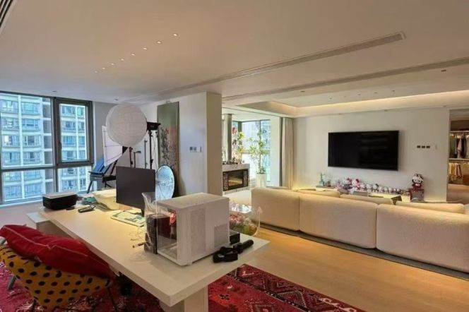4BR Apartment in Gubei (L10/L15)