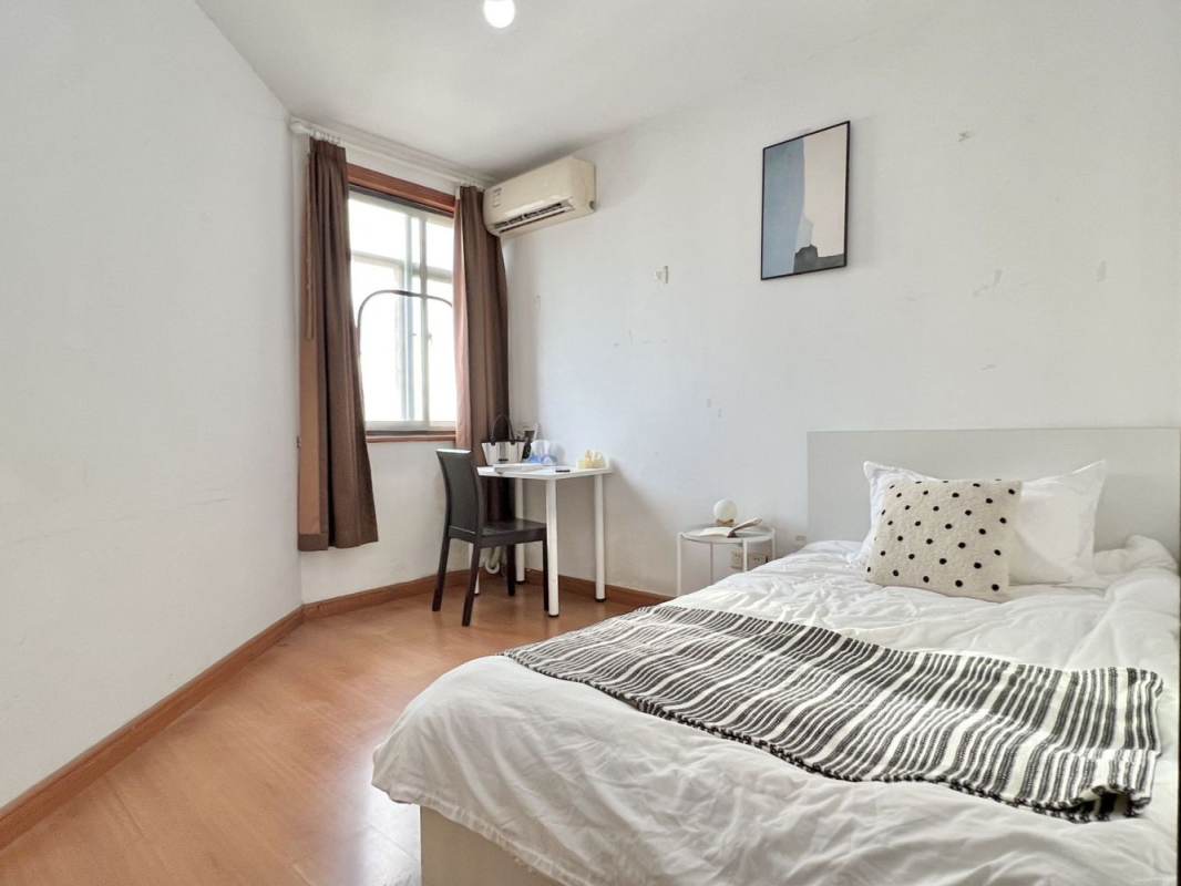 Housing image — Bedroom