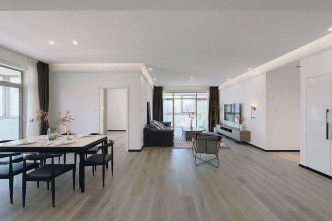 High-Floor Spacious 3BR Apartment near Zhongshan Park (L2/L3/L4)