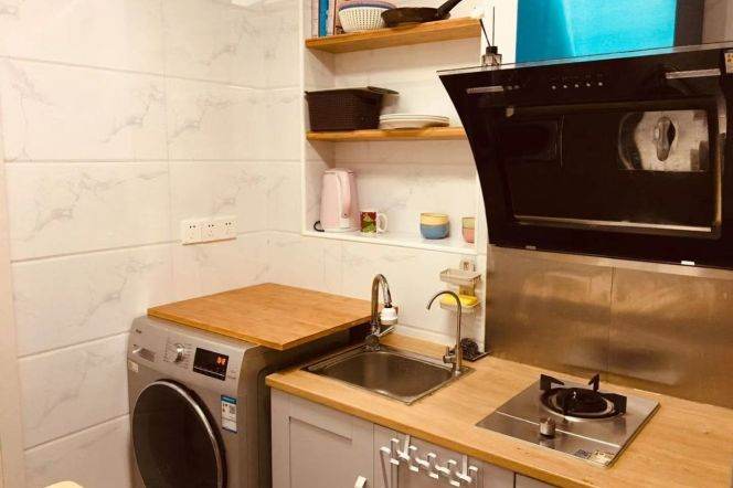 1BR Apartment in Suzhou Creek North (L3/L4)