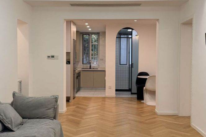 2BR Apartment in Old Xuhui with Private Garden (L1/L10)