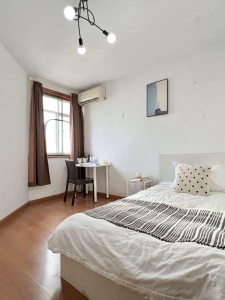 Housing image — Bedroom