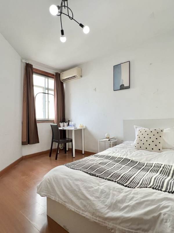 Housing image — Bedroom