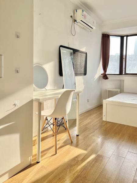 Housing image — Bedroom