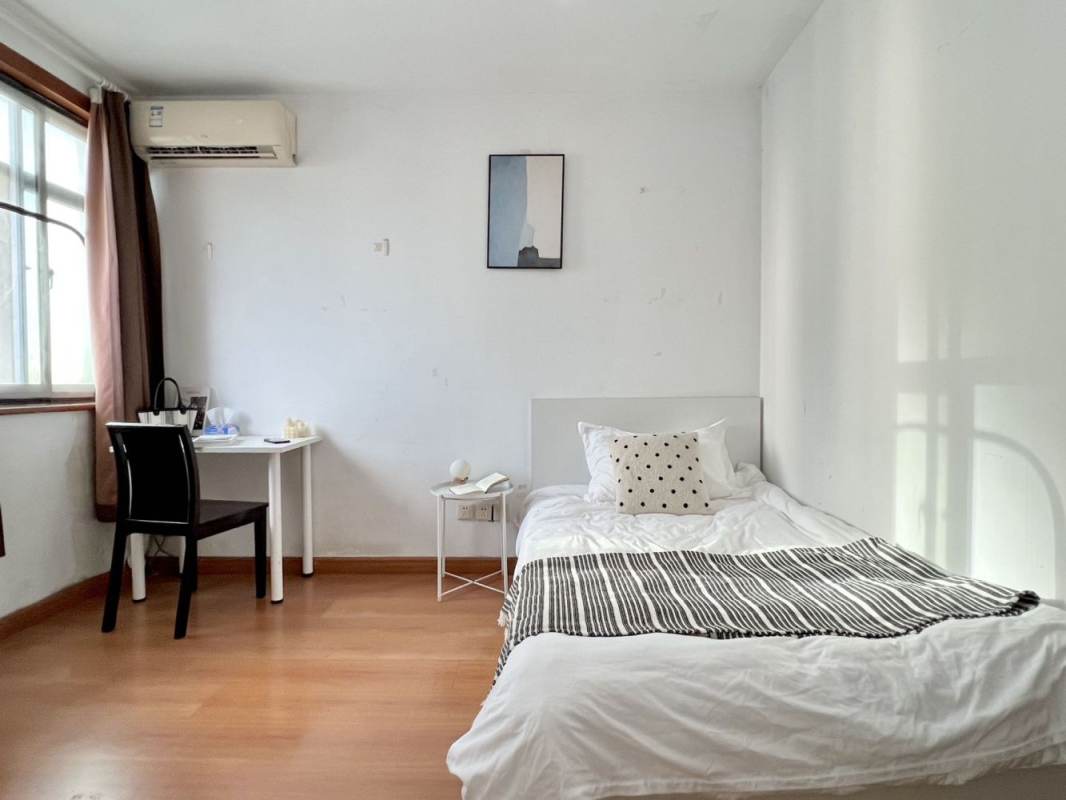 Housing image — Bedroom