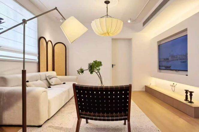 2BR Apartment near Pudong Avenue Metro with Outstanding View (L14)