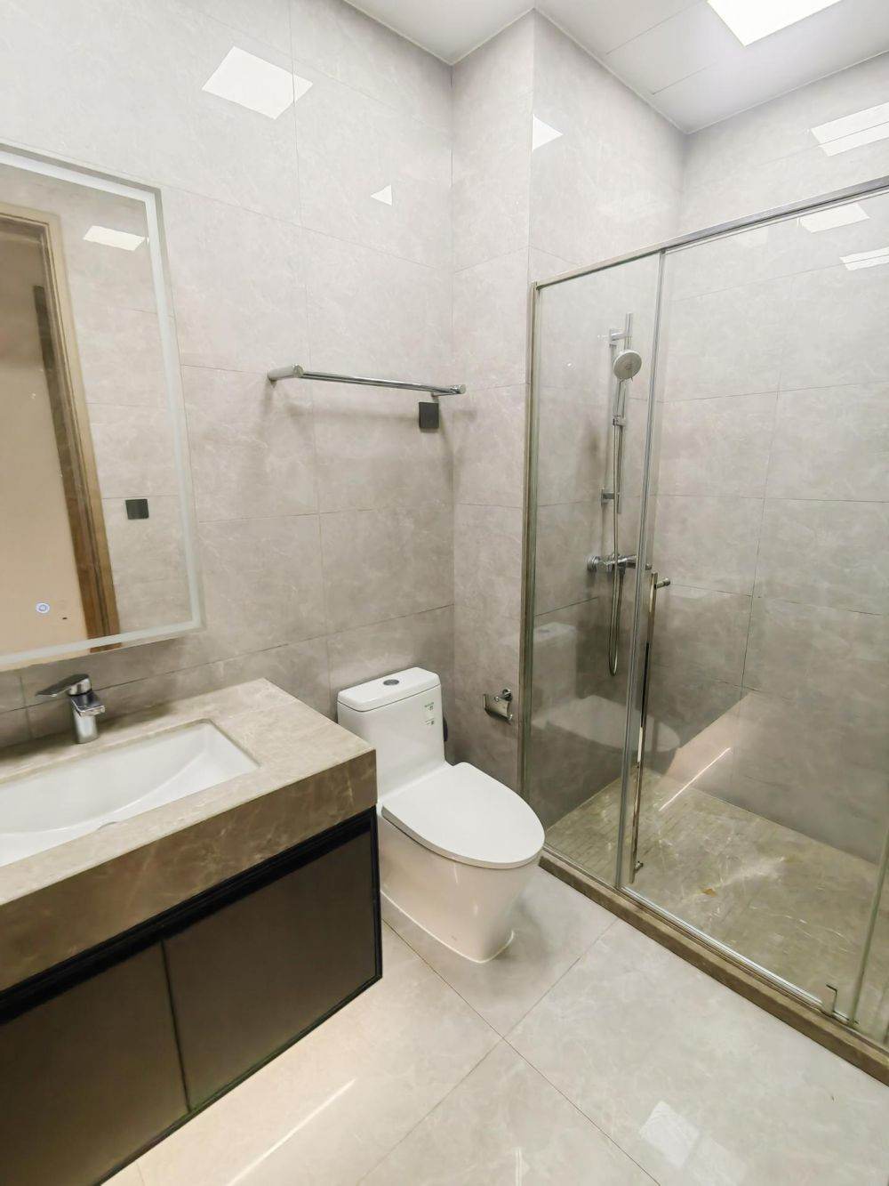Housing image — Bathroom