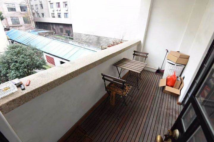 Housing image — Balcony