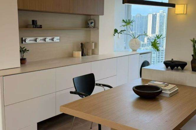 High-Floor 3BR Apartment in Jing'an (L7)