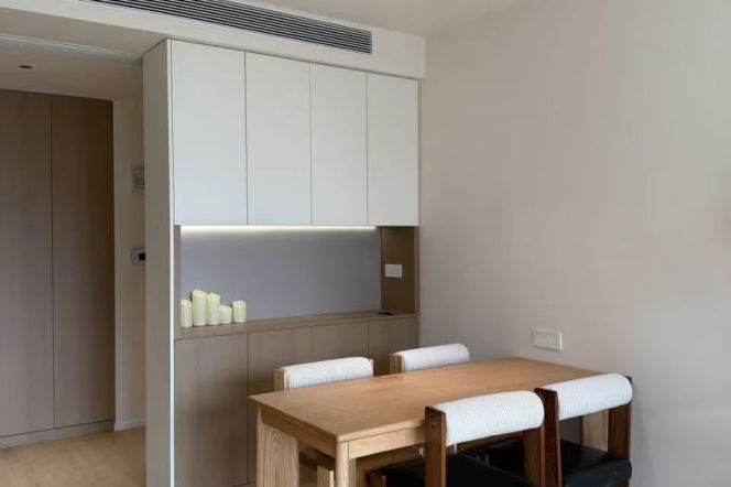 Spacious 2BR Apartment in Gubei (L10/L15)