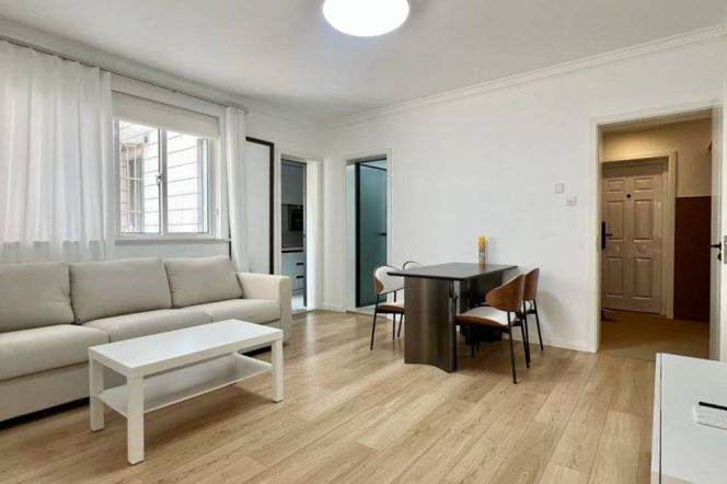 2BR Apartment near Jing'an Temple (L7)