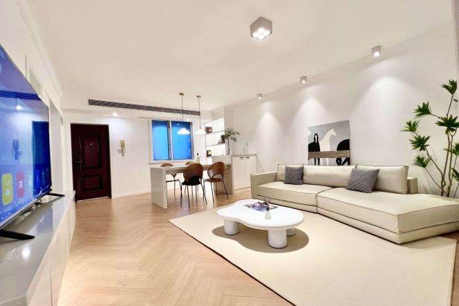 2BR Apartment near Zhongshan Park (L11/L13)