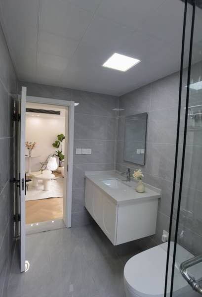 Housing image — Bathroom