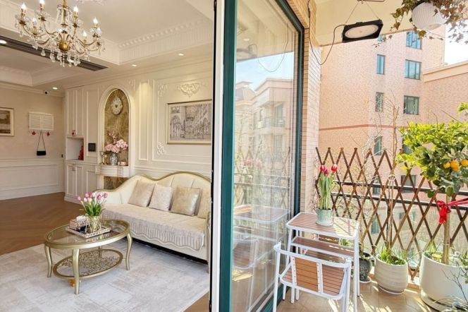High-Floor 3BR Apartment in Gubei