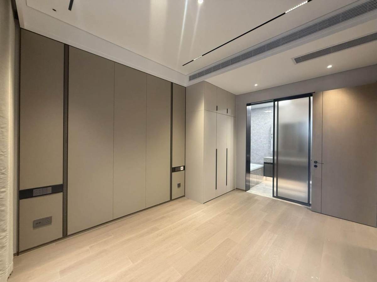 Housing image — Bedroom