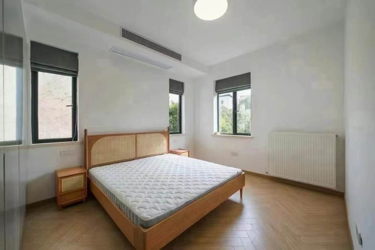 Housing image — Bedroom