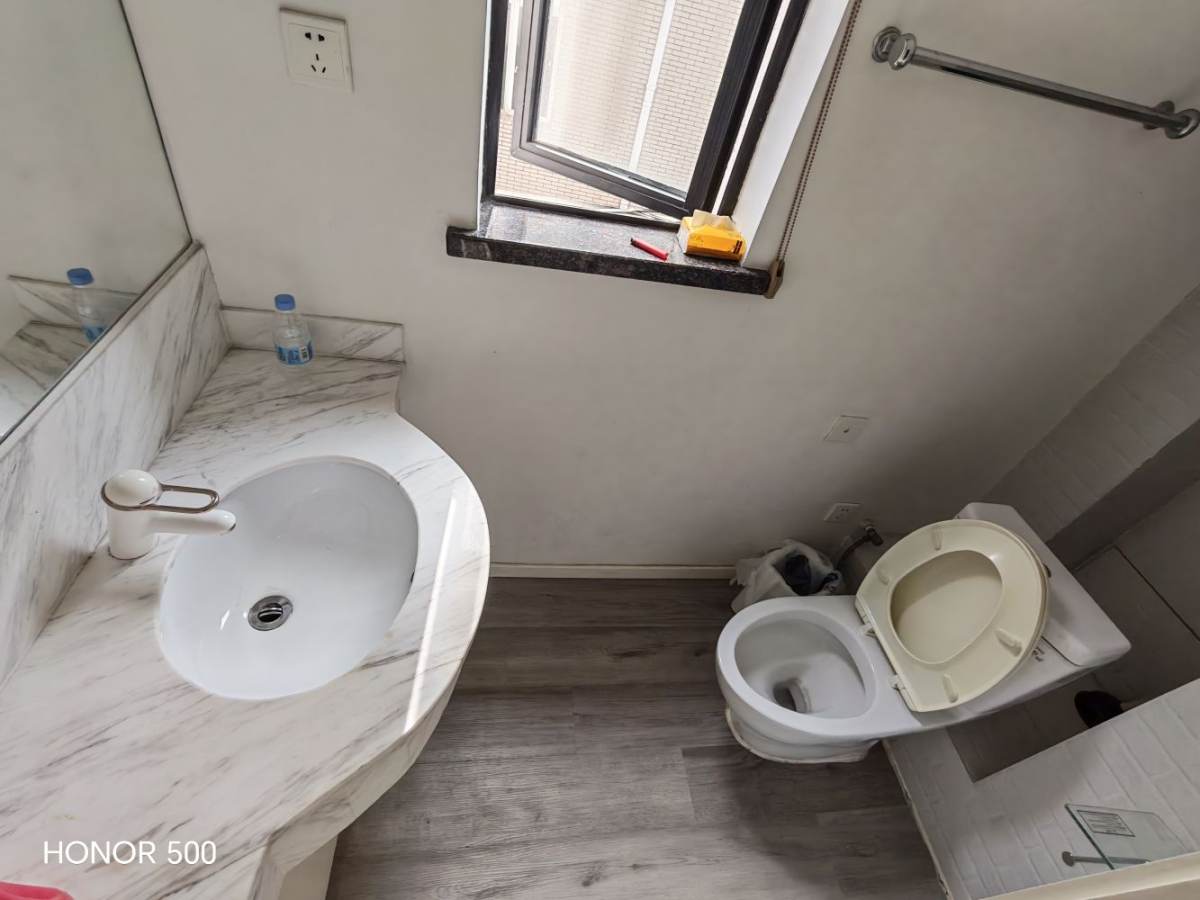 Housing image — Bathroom