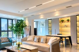 High-Floor 4BR Apartment near People's Square with Floor-to-Ceiling Windows (L1/L2/L8)