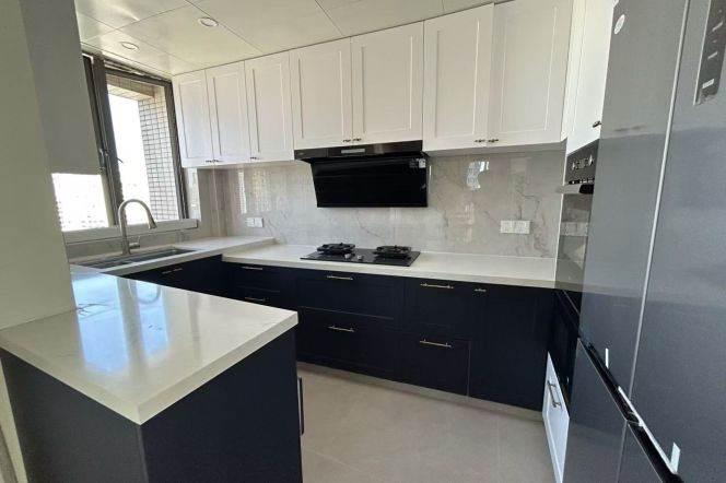 High-Floor 3BR Apartment in Laoximen (L8/L10/L14)