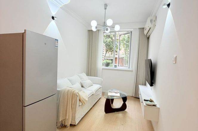 1BR Apartment near Jiaotong University Metro (L10/L11)