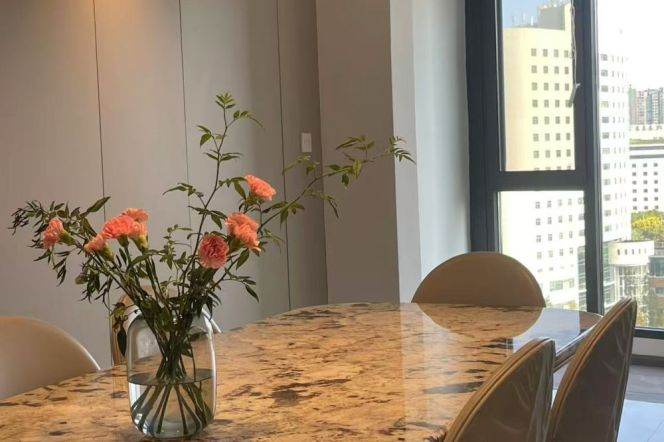 High-Floor 4BR Apartment in Gubei with Floor-to-Ceiling Windows (L10/L15)