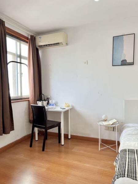 Housing image — Bedroom