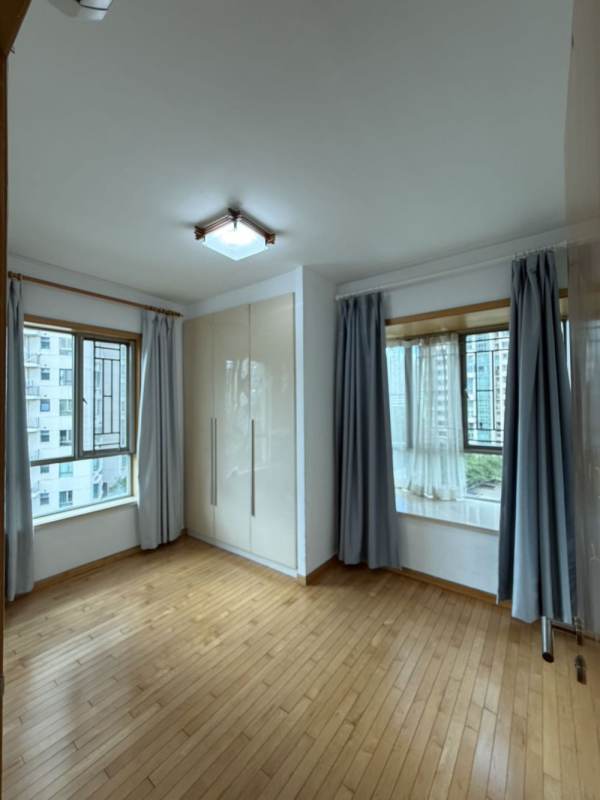 Housing image — Bedroom