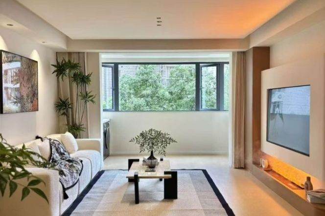 Spacious 2BR Apartment near Jiaotong University Metro (L10/L11)