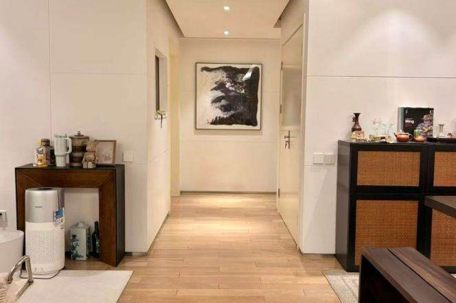 Spacious 3BR Apartment in Old Xuhui (L10/L11)