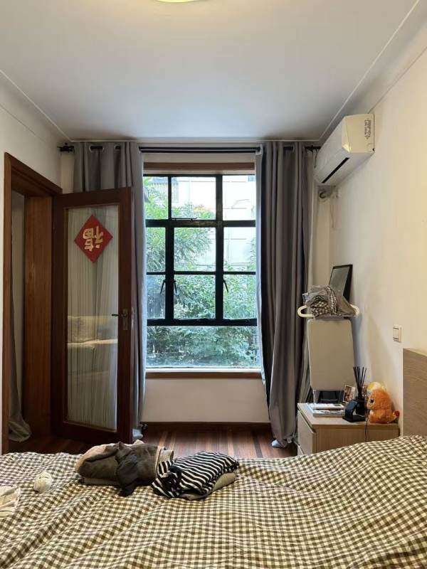 Housing image — Bedroom