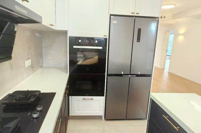 High-Floor 3BR Apartment in Laoximen (L8/L10/L14)