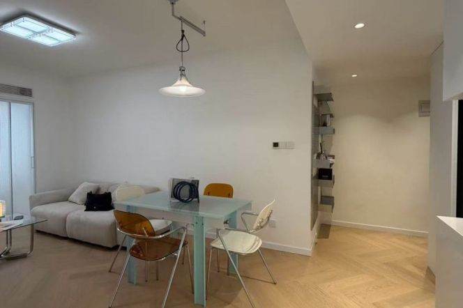 2BR Apartment in Old Xuhui (L10)