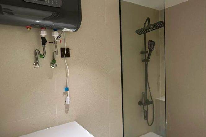 Spacious 1BR Apartment in Old Xuhui
