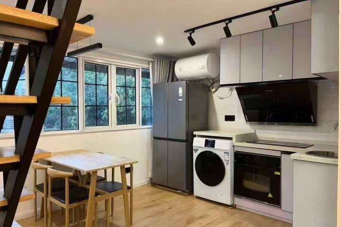 2BR Lane House near 105 Whisky Lounge with Green View