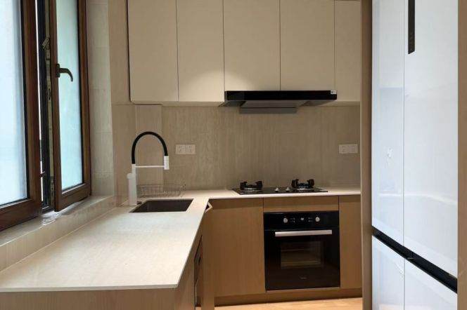Spacious 2BR Apartment in Gubei (L10/L15)