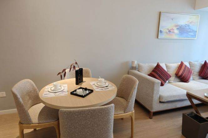 High-Floor 1BR Serviced Apartment near Jiangsu Rd Metro