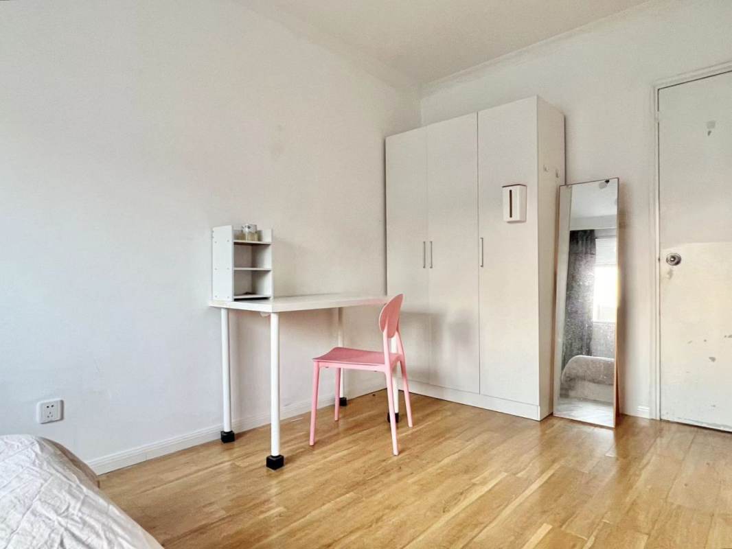 Housing image — Bedroom
