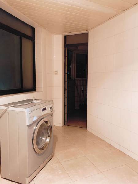 Housing image — Bathroom