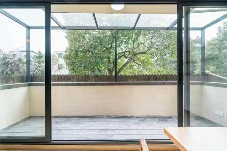 Housing image — Balcony