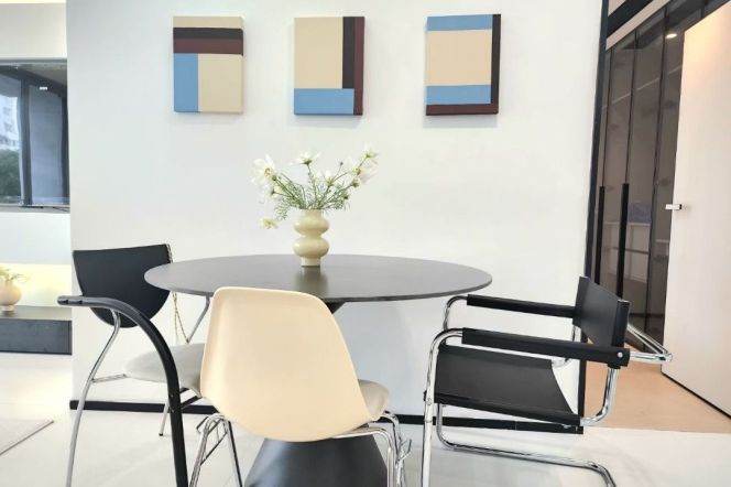 Spacious 2BR Apartment near Shangcheng Rd Metro with Floor-to-Ceiling Windows (L2/L9)
