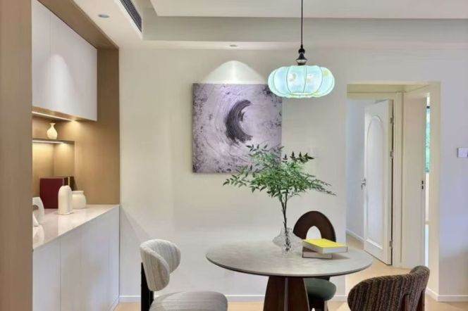 Spacious 2BR Apartment near Jiaotong University Metro (L10/L11)