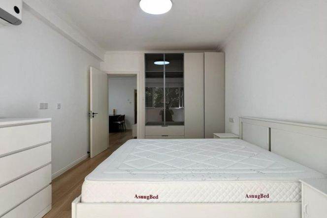 2BR Apartment near Jing'an Temple (L7)