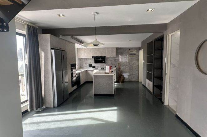 High-Floor 4BR Apartment in Laoximen (L8/L9)