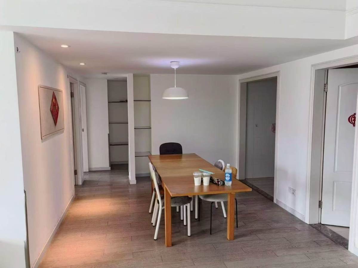 Housing image — Dining Area