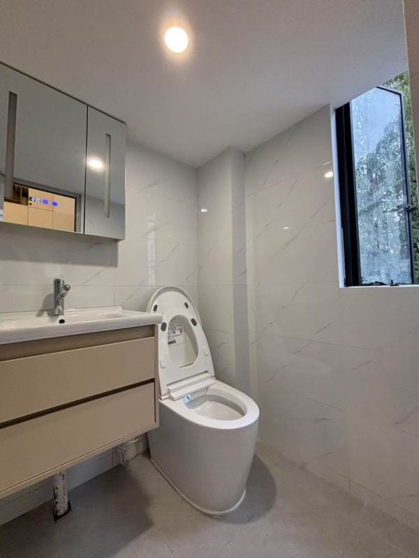 Housing image — Bathroom