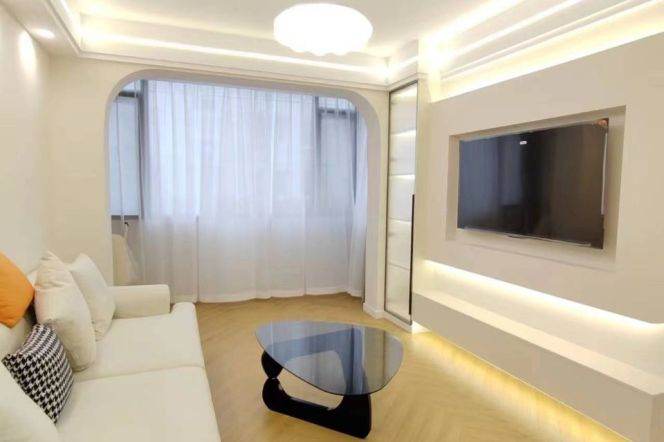 1BR Apartment in Gubei (L10)