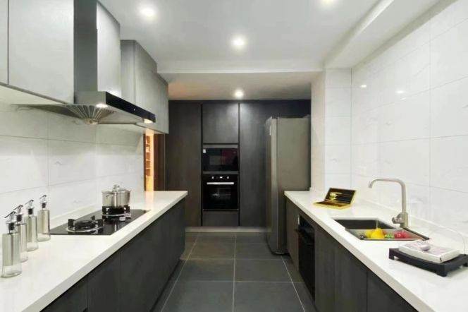 4BR Apartment near People's Square (L1/L2/L8)