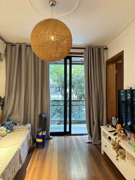 Housing image — Living Room