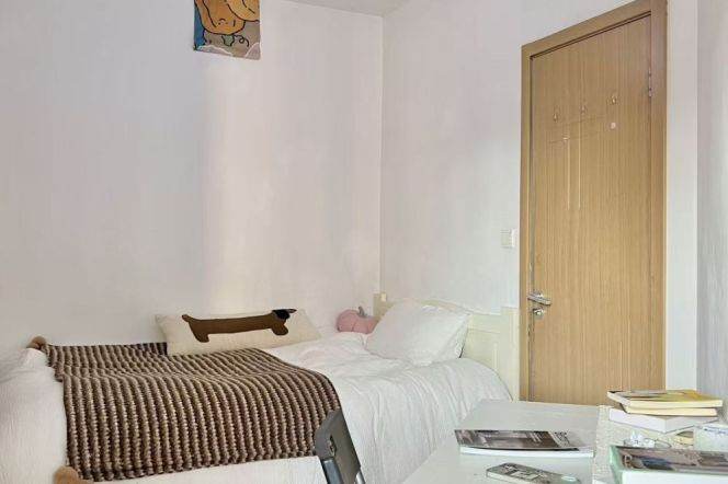 High-Floor 6BR Shared Apartment at Sanhe Garden