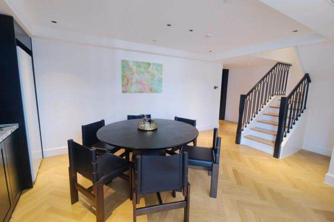 Spacious 3BR Serviced Apartment near Chenchun Rd Metro